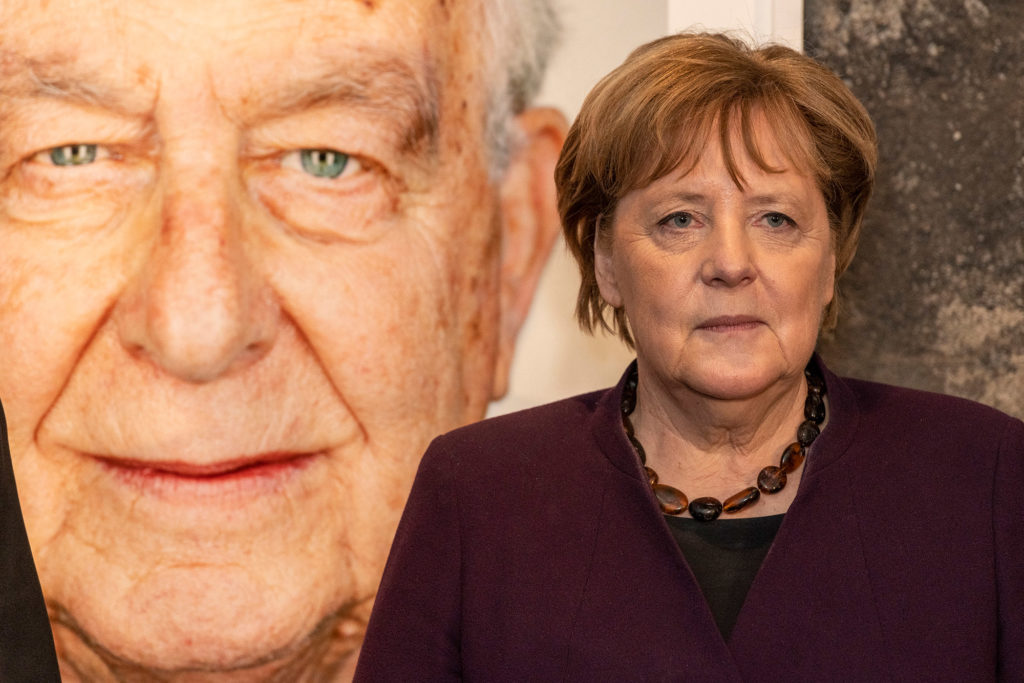 Bundeskanzlerin Angela Merkel in der Kokerei des Zollvereins Essen, wo sie der Eröffnung der Ausstellung des Fotografen Martin Schöller, der in Israel 75 Überlebende des Holocaust abgelichtet hatte, beiwohnte.  