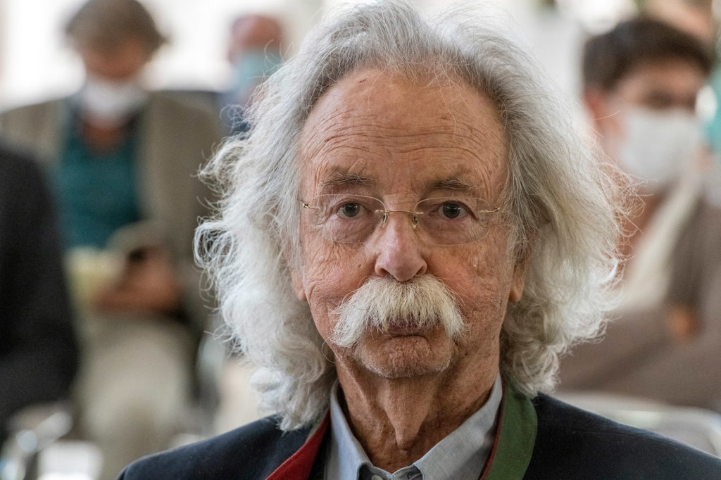 Der Wissenschaftsjournalist und Fernsehmoderator Jean Pütz als Gast der feierlichen Eröffnung des Besucherzentrums auf dem Petersberg in Königswinter durch NRW-Ministerpräsident Armin Laschet am 2. September 2020